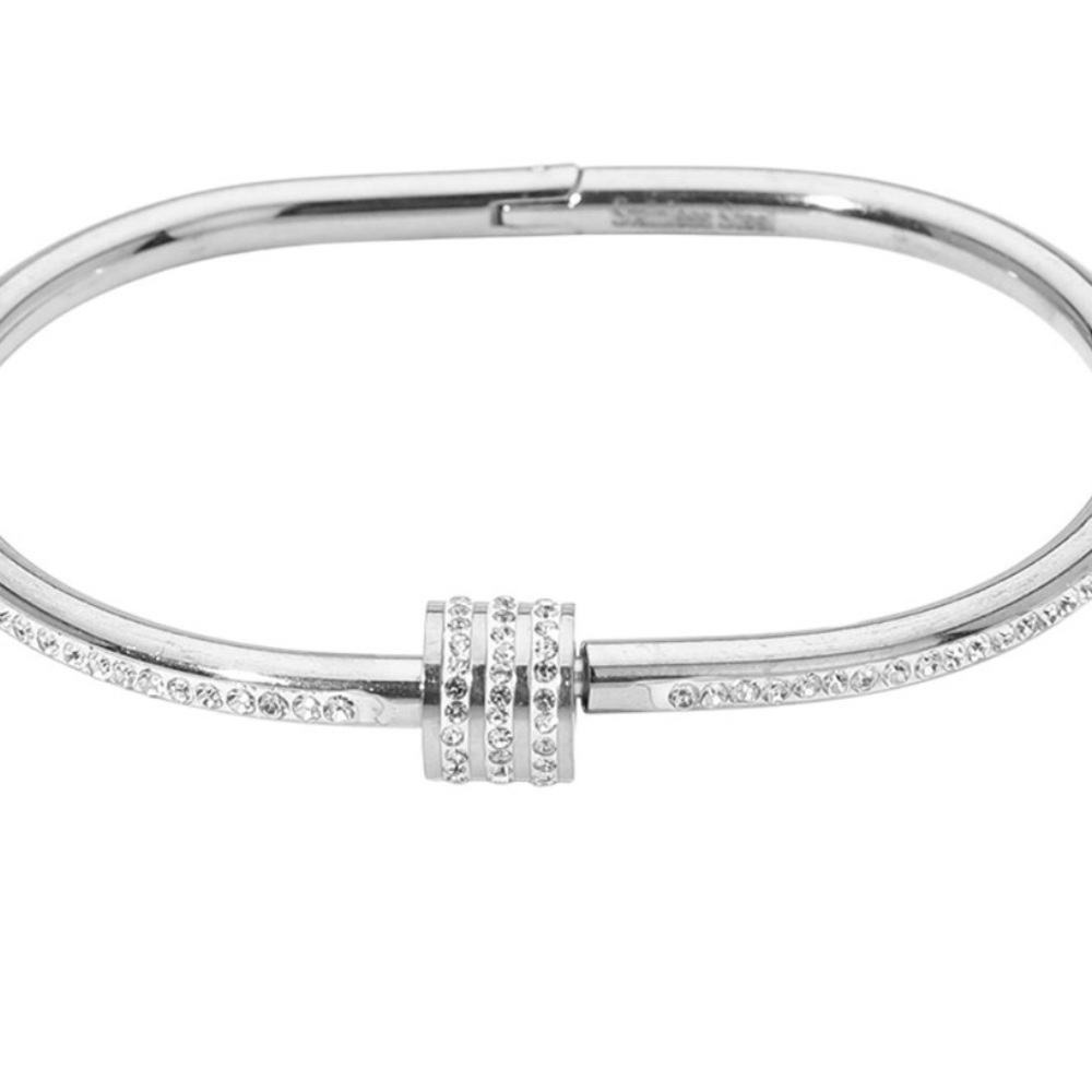 Elegant Silver Bracelet with Crystal Accents